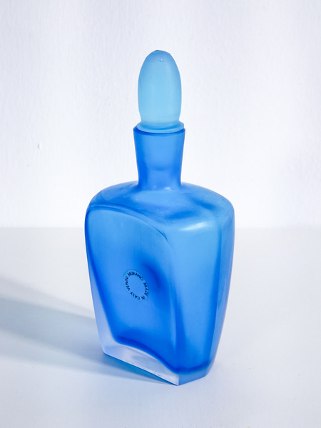 Bottiglia con tappo della serie Velati in vetro di Murano, design Paolo VENINI Italia, 1993