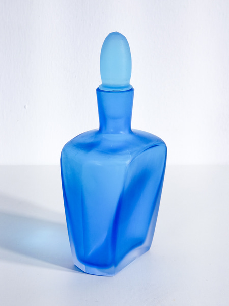 Bottiglia con tappo della serie Velati in vetro di Murano, design Paolo VENINI Italia, 1993
