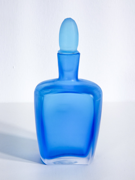 Bottiglia con tappo della serie Velati in vetro di Murano, design Paolo VENINI Italia, 1993