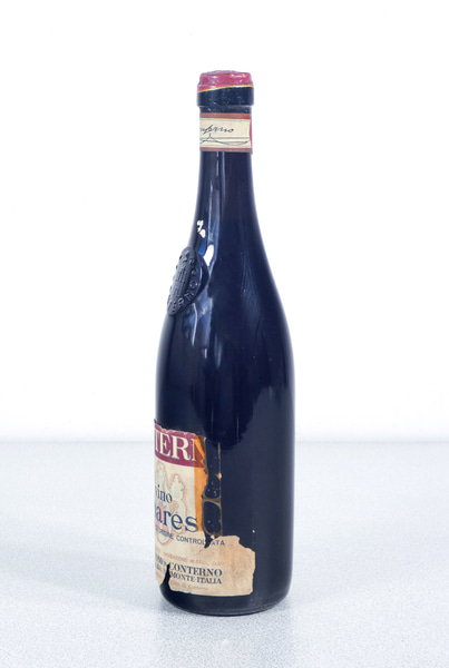 Bottiglia di vino della casa vinicola Giacomo CONTERNO, BARBARESCO degli anni 60. Monforte d'Alba