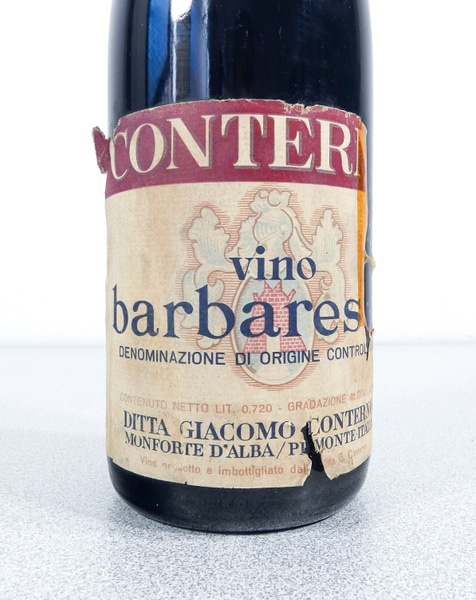 Bottiglia di vino della casa vinicola Giacomo CONTERNO, BARBARESCO degli anni 60. Monforte d'Alba