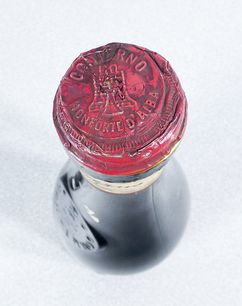 Bottiglia di vino della casa vinicola Giacomo CONTERNO, BARBARESCO degli anni 60. Monforte d'Alba