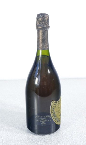Bottiglia di champagne MOËT & CHANDON à Epernay, Vintage 1973. Francia