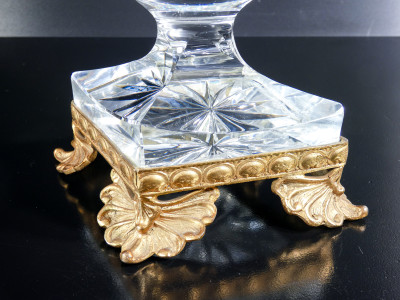 Vaso centrotavola, coppa in cristallo di Boemia e bronzo, stile neoclassico. Metà Novecento