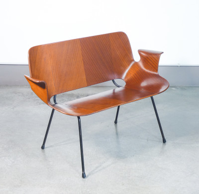Divanetto Medea, con braccioli, design Vittorio NOBILI per Fr. TAGLIABUE. Italia, Anni 50
