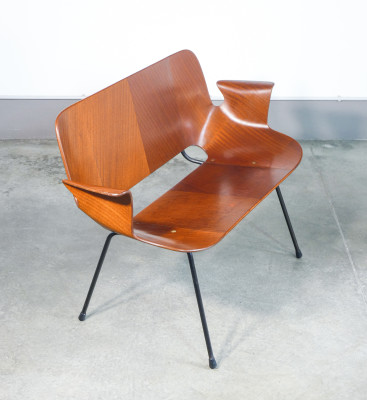 Divanetto Medea, con braccioli, design Vittorio NOBILI per Fr. TAGLIABUE. Italia, Anni 50