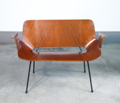 Divanetto Medea, con braccioli, design Vittorio NOBILI per Fr. TAGLIABUE. Italia, Anni 50
