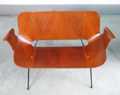 Divanetto Medea, con braccioli, design Vittorio NOBILI per Fr. TAGLIABUE. Italia, Anni 50