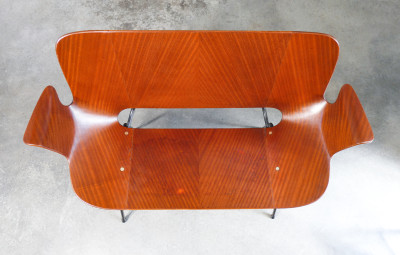 Divanetto Medea, con braccioli, design Vittorio NOBILI per Fr. TAGLIABUE. Italia, Anni 50