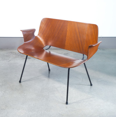 Divanetto Medea, con braccioli, design Vittorio NOBILI per Fr. TAGLIABUE. Italia, Anni 50