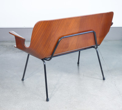 Divanetto Medea, con braccioli, design Vittorio NOBILI per Fr. TAGLIABUE. Italia, Anni 50