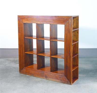Libreria scaffale a giorno, in stile etnico, interamente in legno. Novecento