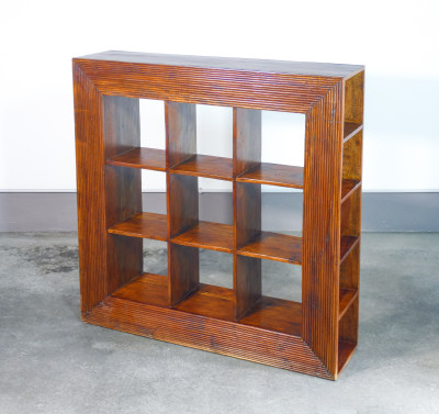 Libreria scaffale a giorno, in stile etnico, interamente in legno. Novecento