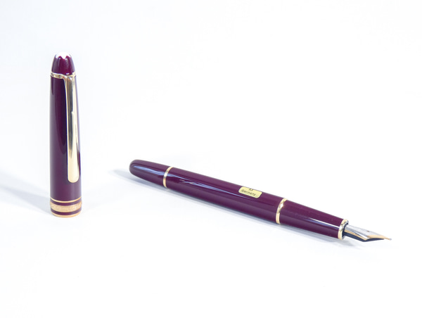 Penna stilografica MONTBLANC Meisterstück rosso bordeaux, n° MC198933. Pennino M. Confezione originale. Germania
