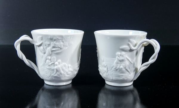 Servizio da caffè per dodici persone in fine porcellana. RICHARD GINORI, con garanzia. Italia, Anni 50