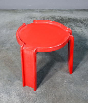 Set di tre tavolini impilabili mod. 4905 design Giotto STOPPINO per KARTELL. Regno Unito, Anni 60