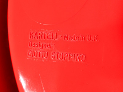 Set di tre tavolini impilabili mod. 4905 design Giotto STOPPINO per KARTELL. Regno Unito, Anni 60