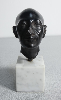 Riproduzione di antica scultura egiziana presente al Detroit Institute of Arts. AMR Alva Museum Replicas. New York USA