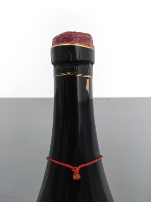 Bottiglia di vino della casa vinicola Giacomo CONTERNO, BAROLO del 1967. Monforte d