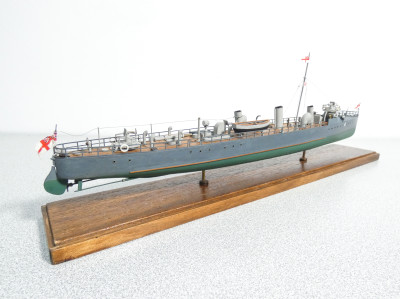Modellino della nave da guerra Acheron-class Destroyer, della British Royal Ravy.