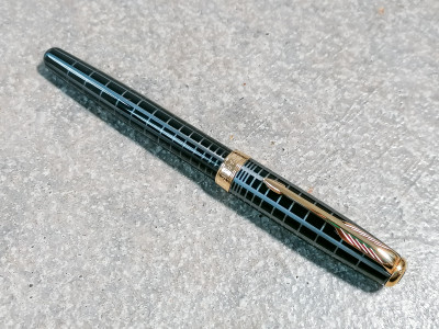 Penna a sfera PARKER Sonnet, Dark Gray Lacquer, nella sua confezione originale. Francia