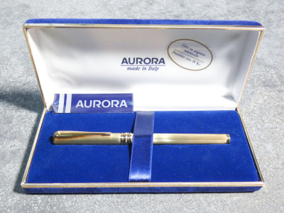 Penna stilografica AURORA Argento 925 laminato in oro. Pennino oro 14 Kt. Con astuccio originale. Italia