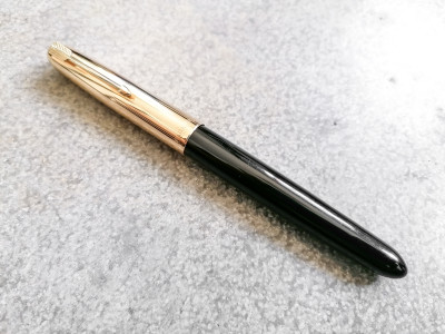 Penna stilografica PARKER 51 cappuccio laminato in oro 12cr in custodia originale con attestato d