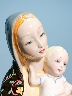 Scultura in ceramica a firma ARS NOVA Torino, Epigono Lenci. Madonna con Bambino. Torino, Italia, Anni 50/60