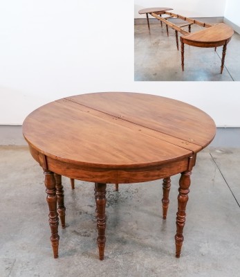 Tavolo allungabile inglese, originale d'epoca, in legno massello di noce. Inghilterra, Ottocento
