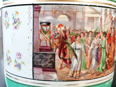 Vaso cachepot in ceramica decorata con scene dell