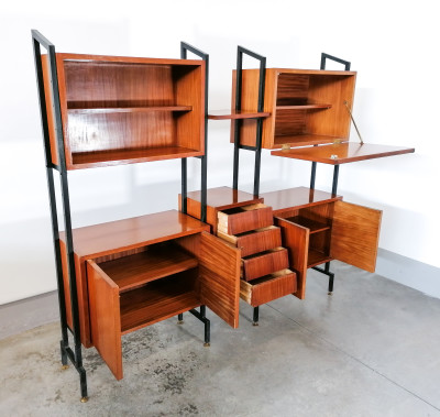Wall Unit modulare, libreria componibile in legno, con mobiletti ad ante e cassetti. Design italiano, Anni 60/70