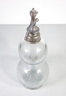 Bottiglia "seltzogena" o "gasogena" per la produzione di seltz. E. MONROY & Cie. In vetro soffiato e metallo. Francia, Ottocento