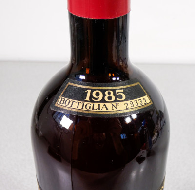 Bottiglia di vino Brunello di Montalcino del 1985, cantina BIONDI SANTI - Il Greppo. Montalcino (Siena)