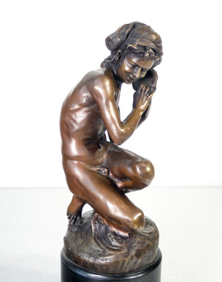 Copia del Pescatore con conchiglia di Jean-Baptiste CARPEAUX, in bronzo con basamento in marmo. Francia, Tardo Ottocento Primo Novecento