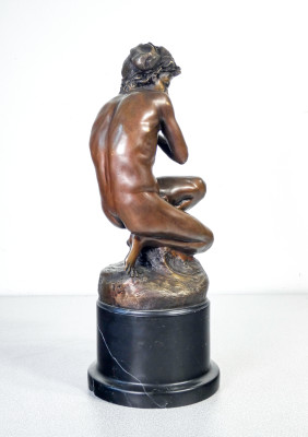 Copia del Pescatore con conchiglia di Jean-Baptiste CARPEAUX, in bronzo con basamento in marmo. Francia, Tardo Ottocento Primo Novecento
