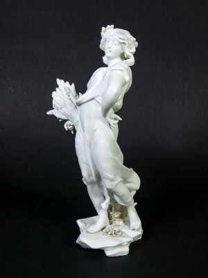 Coppia di statuine in ceramica bisquit VOLKSTEDT, Richard ECKERT. Rudolstadt Germania, Fine Ottocento Primo Novecento