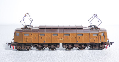 FLEISCHMANN Locomotiva 1339 E428 Ferrovie dello Stato e vagone passeggeri 1445. Germania, Anni 70/80