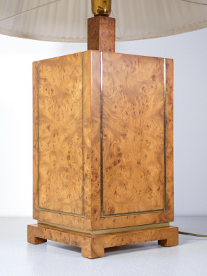 Lampada da tavolo di design, in legno impiallacciato in radica. Italia, Anni 60/70