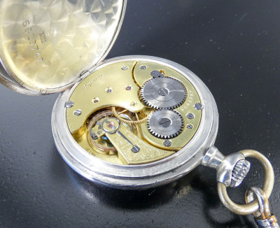 Orologio da tasca OMEGA cal. 18 LPB, cassa in argento 800, carica manuale. Svizzera, Primo Novecento