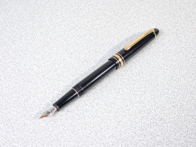 Penna stilografica MONTBLANC Meisterstuck 140 Classique con pennino in oro bicolore. N° BX1003055. Germania, anni 50/60