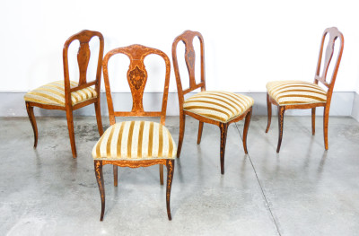 Set di quattro sedie stile Napoleone III in legno di faggio lastronato in radica e intarsiato, stoffa damascata. Primo Novecento