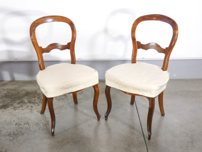 Set di otto sedie Luigi Filippo, in legno di noce, originali d