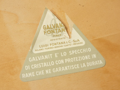 Specchio da parete, design Pietro CHIESA per FONTANA ARTE Luigi Fontana, in cristallo Galvanit. Italia, Anni 50