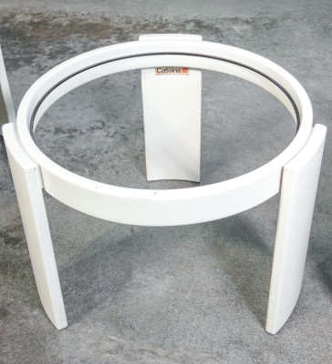 Tavolini impilabili mod. 780, design Gianfranco FRATTINI per CASSINA, in legno laccato bianco. Italia, Anni 60
