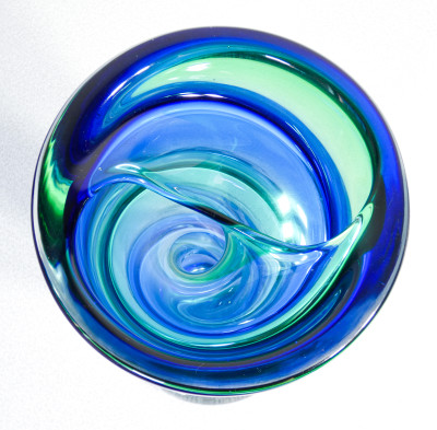 Vaso in vetro soffiato Fornace MIAN Twister blu e verde. Murano, 2001