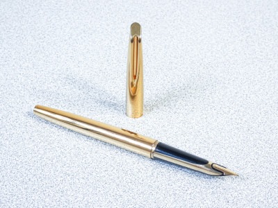 Penna stilografica WATERMAN CF versione dorata. Francia, Anni 50