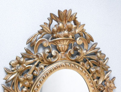 Specchiera originale LUIGI XVI in legno scolpito e dorato in foglia oro. Secondo Settecento
