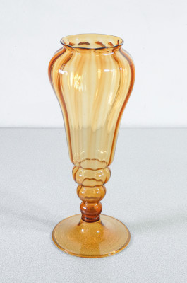 Vaso in vetro soffiato design Vittorio ZECCHIN per MVM Cappellin. Murano Italia, Anni 20