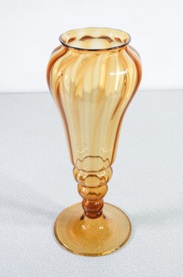Vaso in vetro soffiato design Vittorio ZECCHIN per MVM Cappellin. Murano Italia, Anni 20