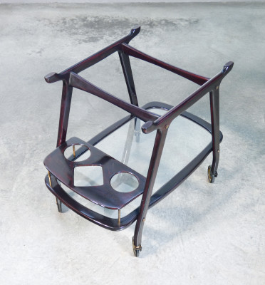 Carrello portavivande design Cesare LACCA, in legno laccato e vetro, con vassoio estraibile. Italia, Anni 50
